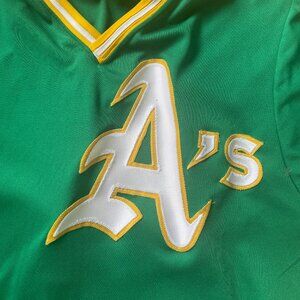 Vintage Oakland A's Jersey V-Neck T-Shirt Men's Size Small